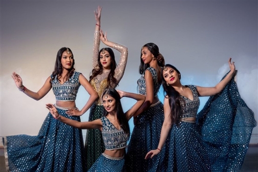 Mahila, Queens of Bollywood